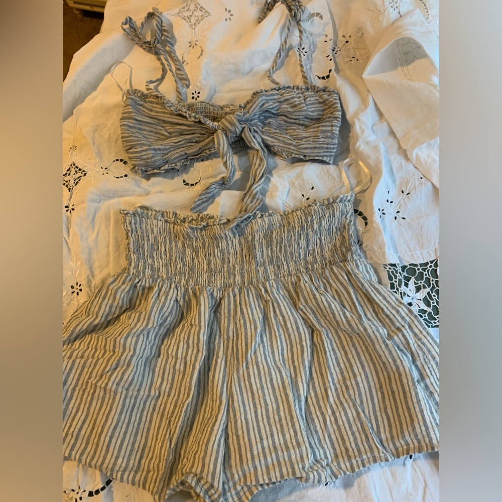 Adorable short and crop top set